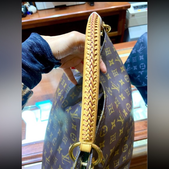 Louis Vuitton Artsy MM - Picture 5 of 10